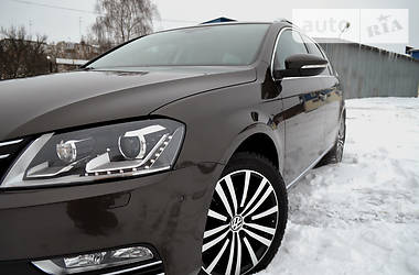 Универсал Volkswagen Passat 2012 в Житомире