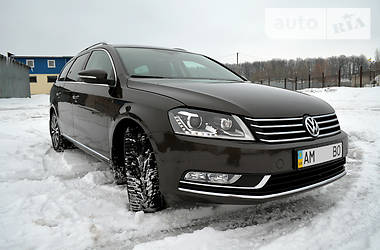 Универсал Volkswagen Passat 2012 в Житомире