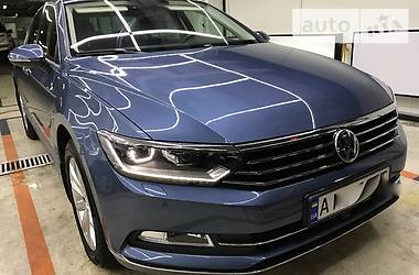 Седан Volkswagen Passat 2016 в Киеве