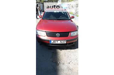 Седан Volkswagen Passat 2000 в Киеве