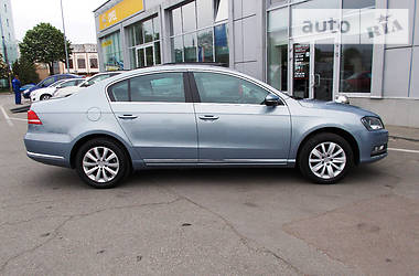 Седан Volkswagen Passat 2013 в Киеве