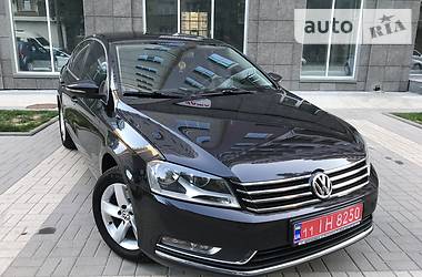 Седан Volkswagen Passat 2012 в Киеве