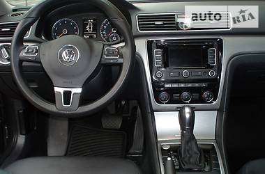 Седан Volkswagen Passat 2015 в Киеве