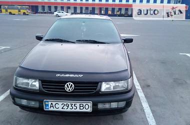 Седан Volkswagen Passat 1996 в Луцке