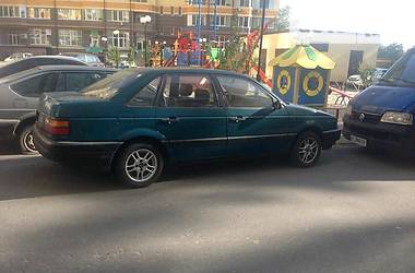 Седан Volkswagen Passat 1992 в Киеве