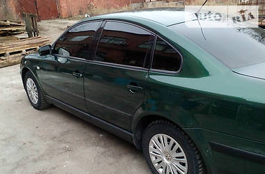 Седан Volkswagen Passat 2000 в Александрие