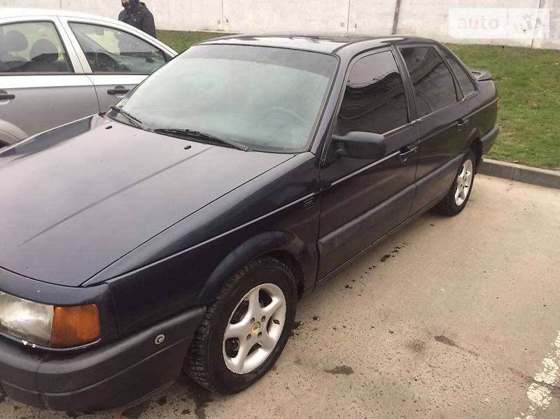 Седан Volkswagen Passat 1991 в Львове