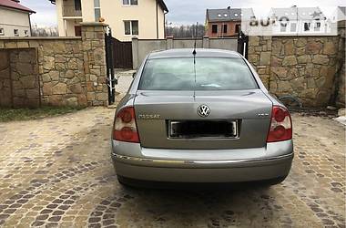 Седан Volkswagen Passat 2003 в Львове