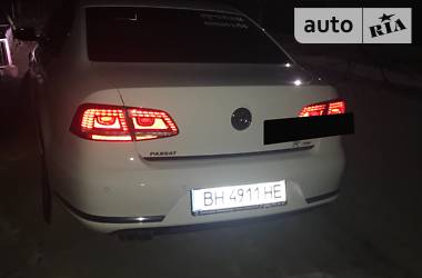 Седан Volkswagen Passat 2012 в Одессе