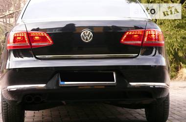 Седан Volkswagen Passat 2014 в Ровно