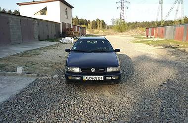 Седан Volkswagen Passat 1994 в Киеве