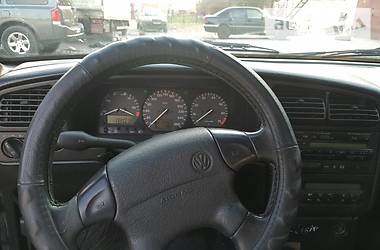 Седан Volkswagen Passat 1994 в Киеве