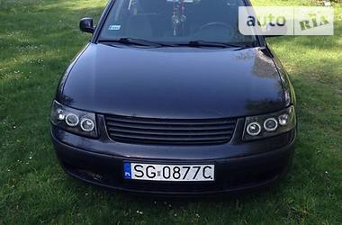 Універсал Volkswagen Passat 1999 в Червонограді