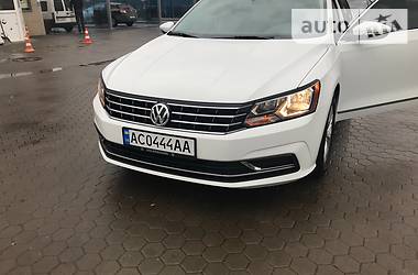 Седан Volkswagen Passat 2016 в Луцке