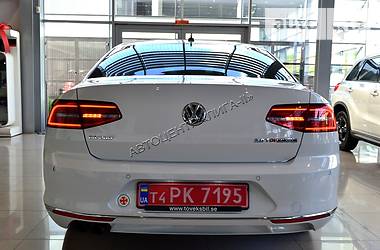 Седан Volkswagen Passat 2015 в Хмельницькому