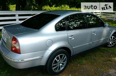 Седан Volkswagen Passat 2004 в Ильинцах