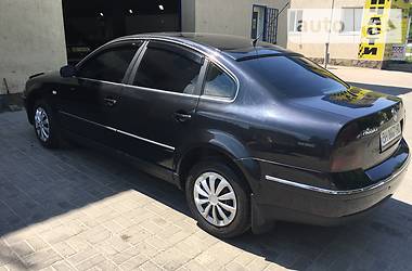 Седан Volkswagen Passat 2002 в Николаеве