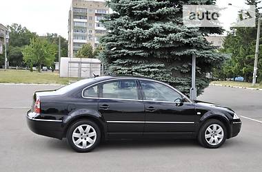 Седан Volkswagen Passat 2003 в Ровно