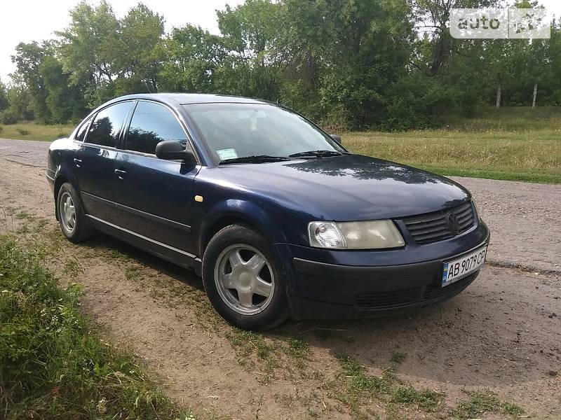 Седан Volkswagen Passat 2000 в Ямполе