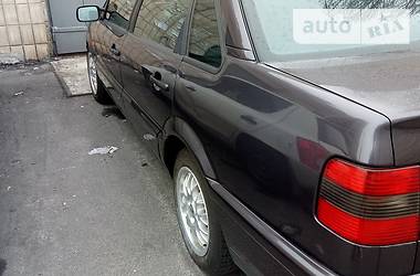 Седан Volkswagen Passat 1994 в Киеве