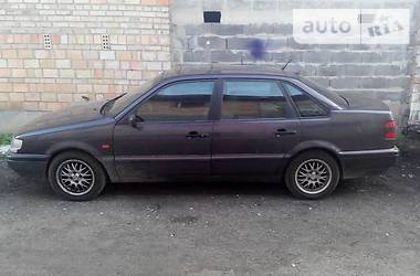 Седан Volkswagen Passat 1994 в Киеве