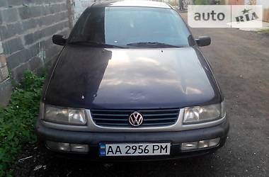 Седан Volkswagen Passat 1994 в Киеве