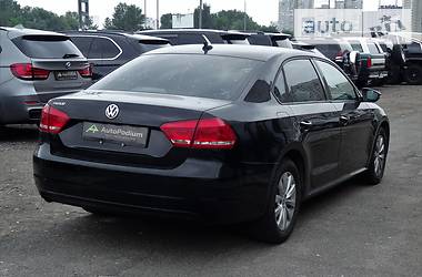 Седан Volkswagen Passat 2011 в Киеве