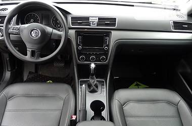 Седан Volkswagen Passat 2011 в Киеве