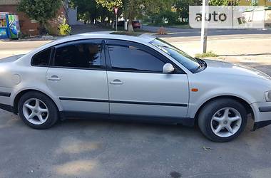 Седан Volkswagen Passat 1997 в Николаеве