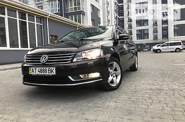 Седан Volkswagen Passat 2013 в Івано-Франківську