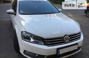 Седан Volkswagen Passat 2013 в Ужгороде