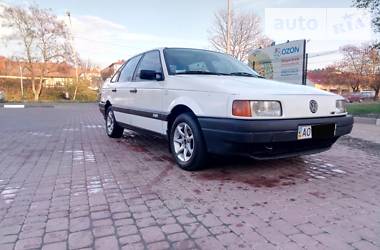 Седан Volkswagen Passat 1991 в Ужгороде