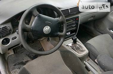 Седан Volkswagen Passat 1998 в Николаеве