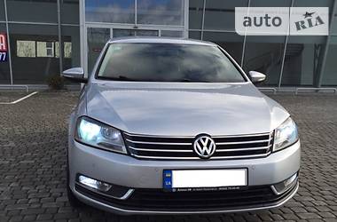 Седан Volkswagen Passat 2011 в Ужгороде