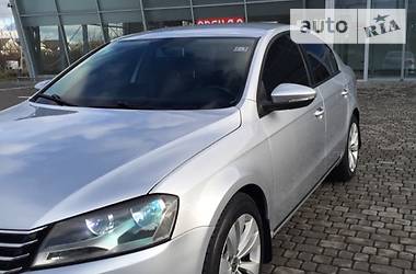 Седан Volkswagen Passat 2011 в Ужгороде