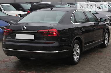 Седан Volkswagen Passat 2016 в Одессе