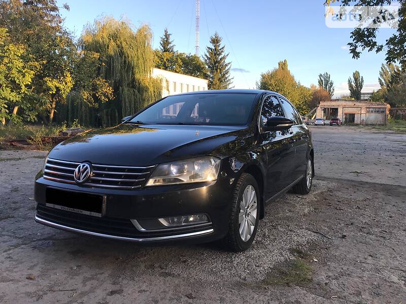 Седан Volkswagen Passat 2013 в Умані