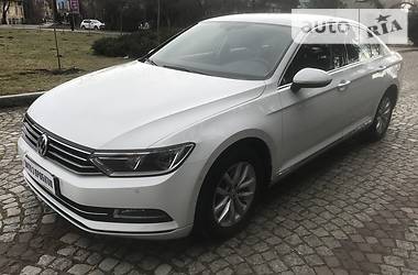 Седан Volkswagen Passat 2016 в Львове