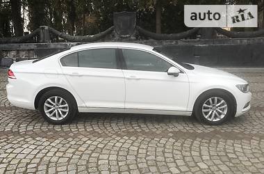 Седан Volkswagen Passat 2016 в Львове