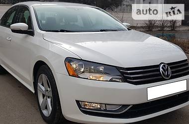 Седан Volkswagen Passat 2012 в Киеве