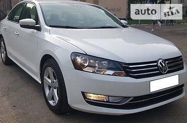 Седан Volkswagen Passat 2013 в Киеве