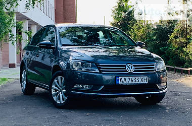 Седан Volkswagen Passat 2012 в Киеве