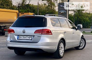 Універсал Volkswagen Passat 2013 в Одесі
