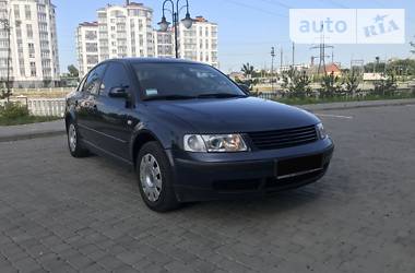 Седан Volkswagen Passat 1998 в 