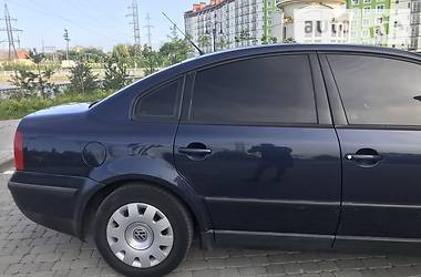 Седан Volkswagen Passat 1998 в 