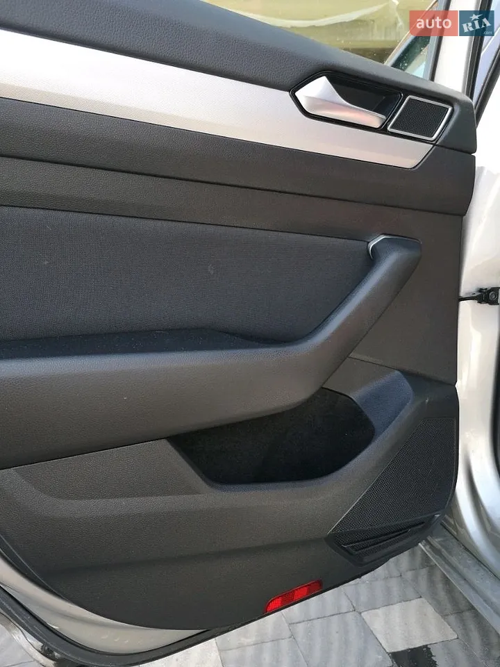 2015 Volkswagen Passat - мініатюра 30