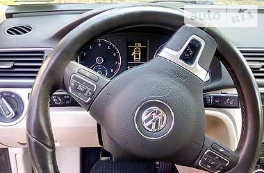 Седан Volkswagen Passat 2012 в 