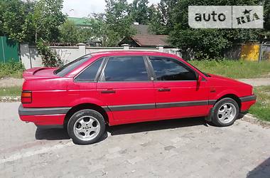 Седан Volkswagen Passat 1992 в 
