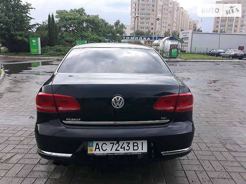 Седан Volkswagen Passat 2011 в Луцьку