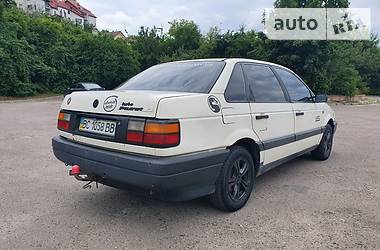 Седан Volkswagen Passat 1990 в Львові